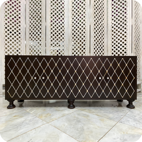 Almas Credenza